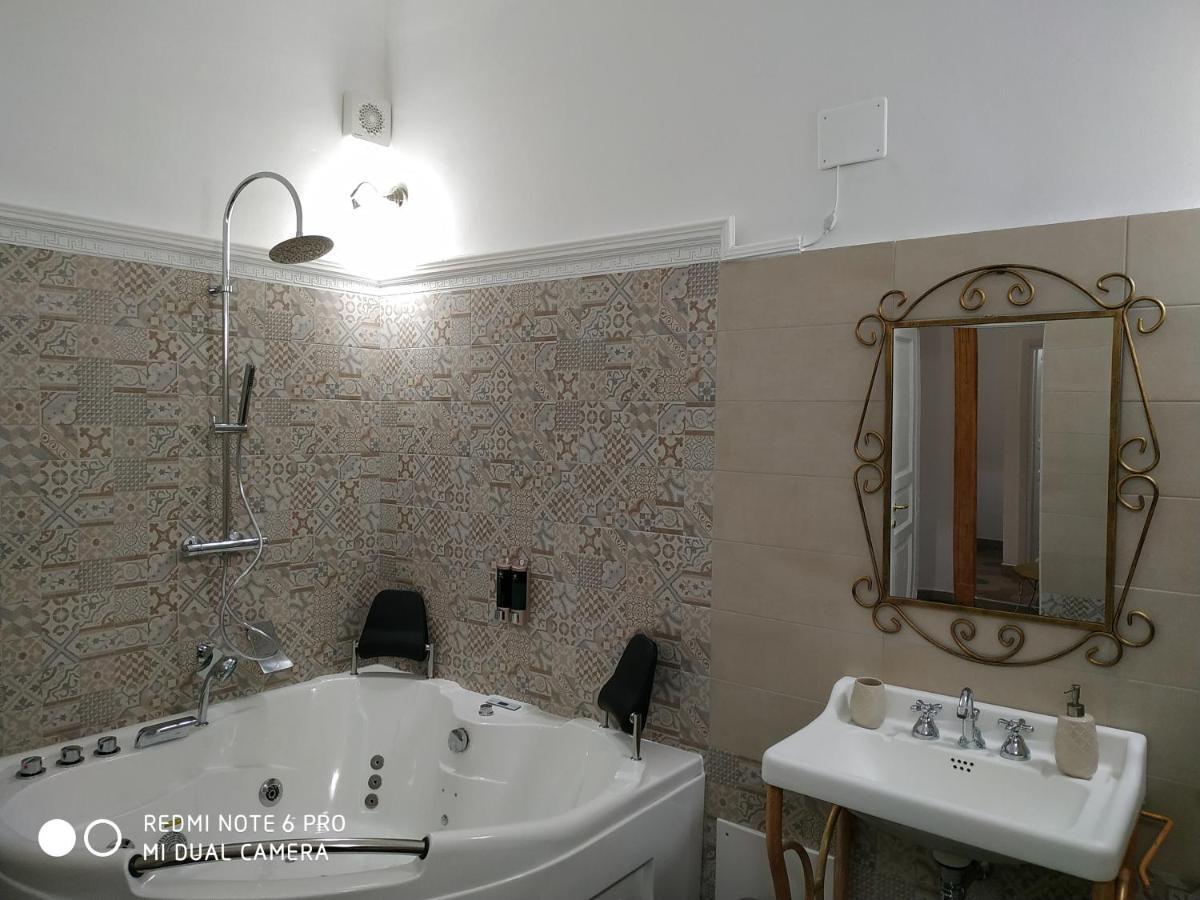 Le Suite Del Teatro Cucinino Privato タラント エクステリア 写真